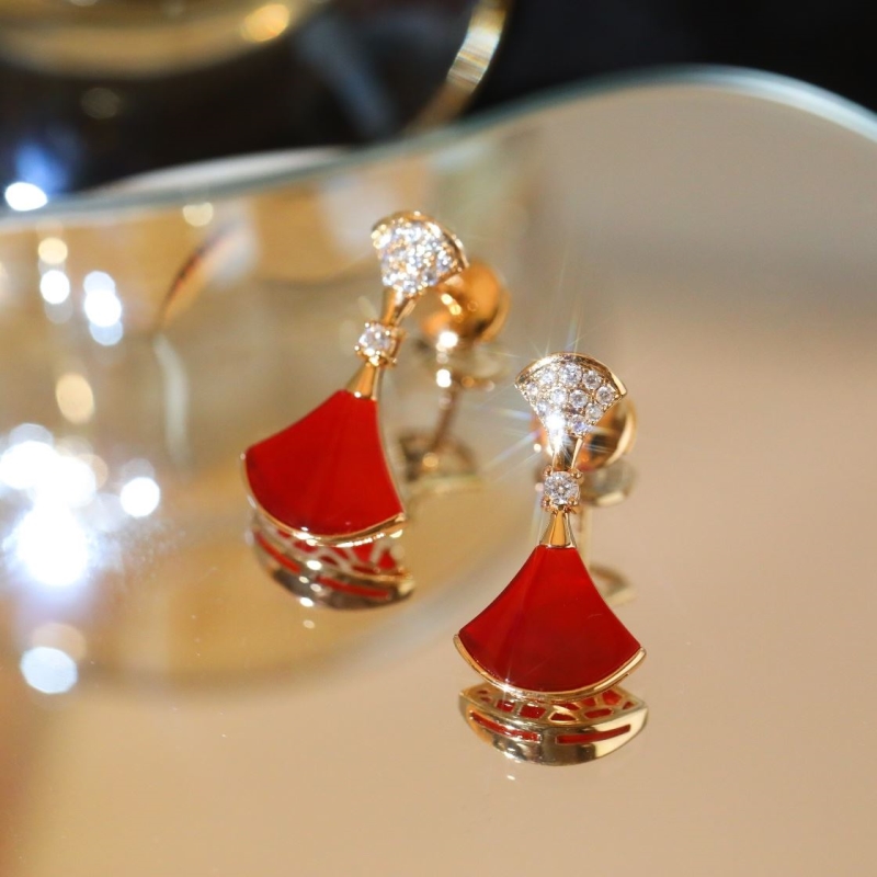 Bo*te*ga venenta necklaces